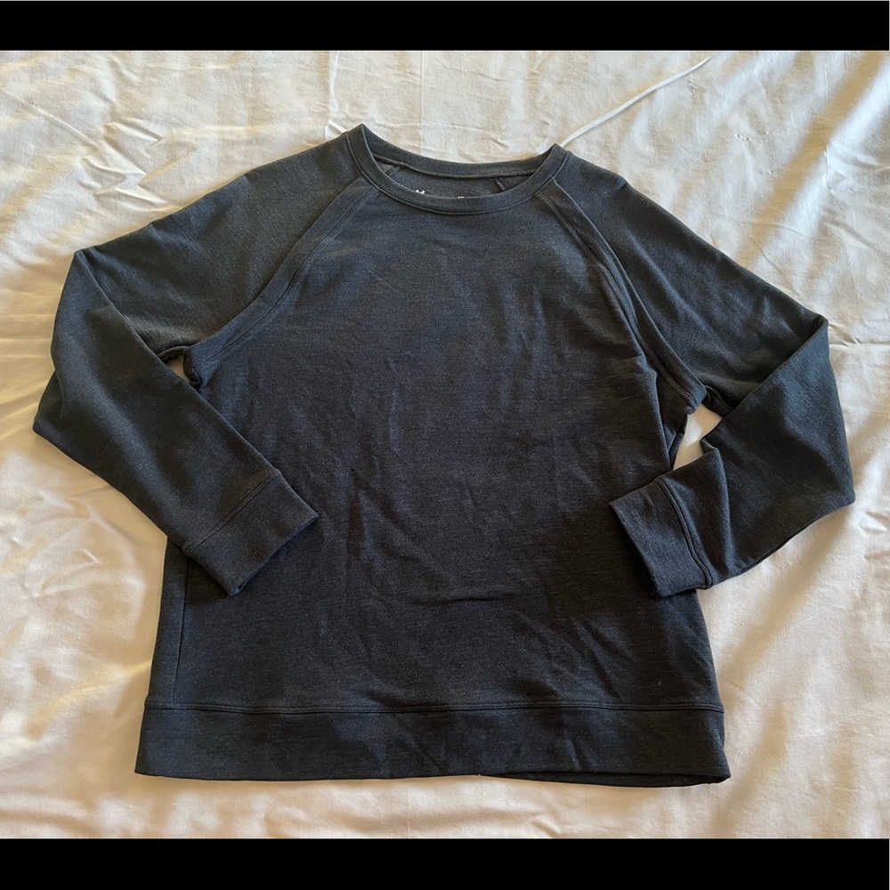 New without tags Under Armour top Size M